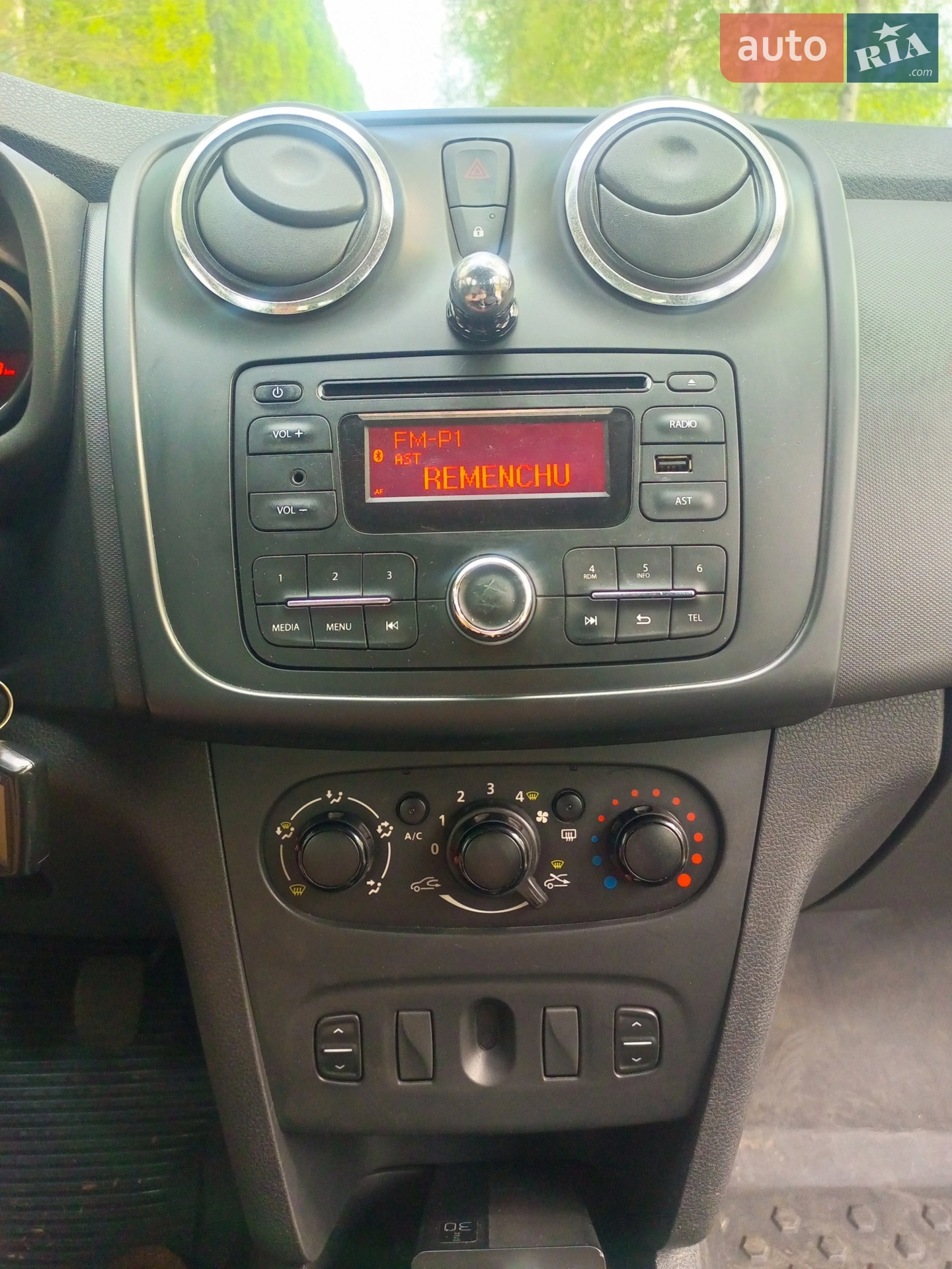 2016 Dacia Logan - мініатюра 9