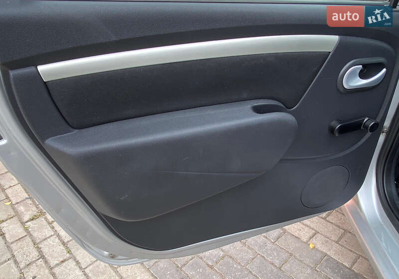 Универсал Dacia Logan MCV 2012 в Ровно