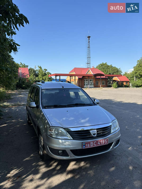 Универсал Dacia Logan MCV 2009 в Хороле