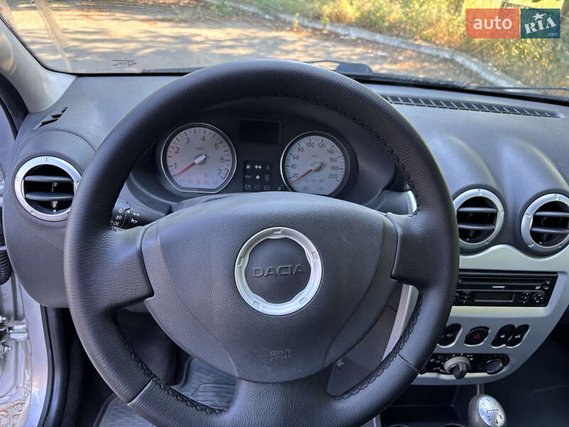 Универсал Dacia Logan MCV 2009 в Хороле