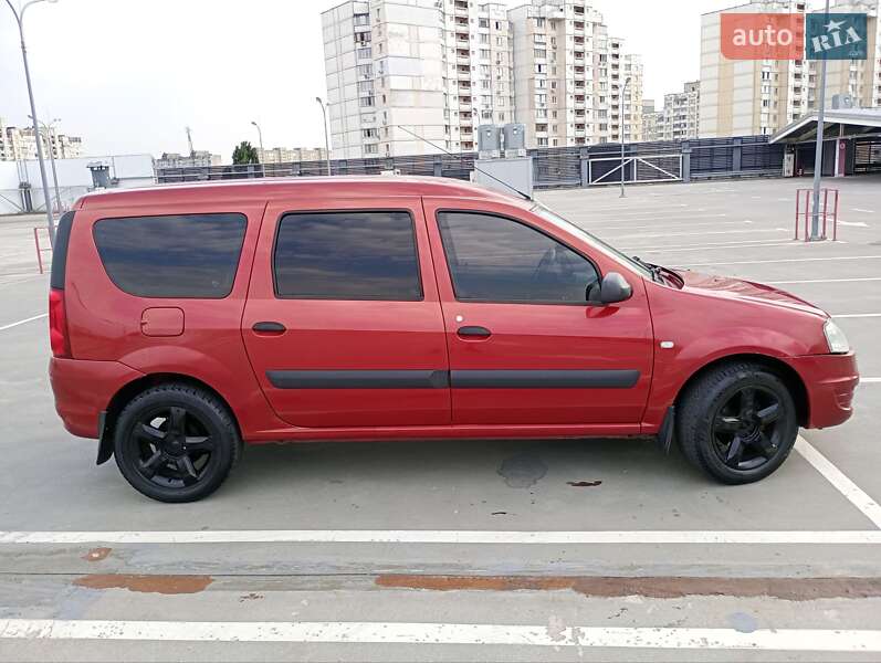 Универсал Dacia Logan MCV 2009 в Киеве