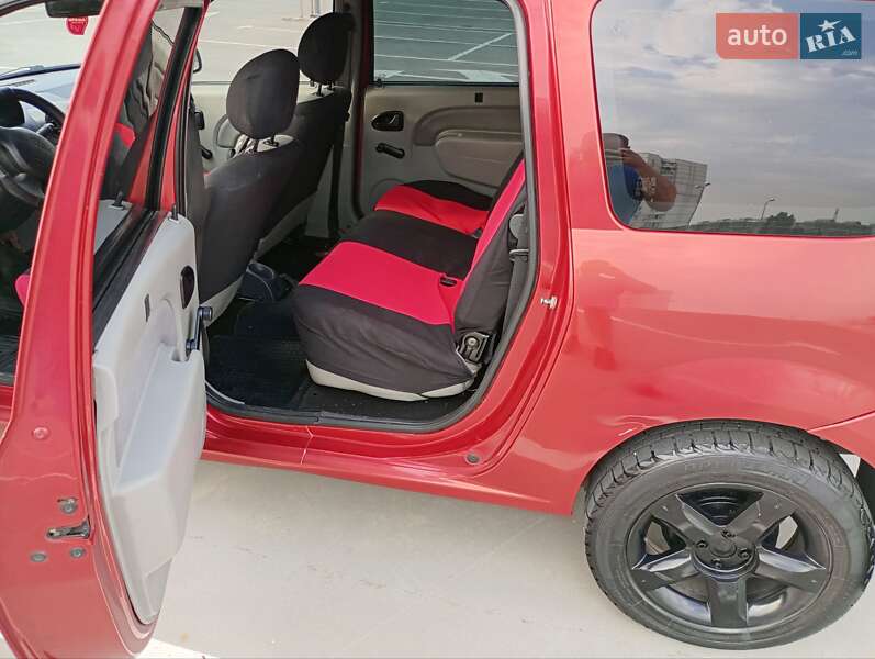 Универсал Dacia Logan MCV 2009 в Киеве