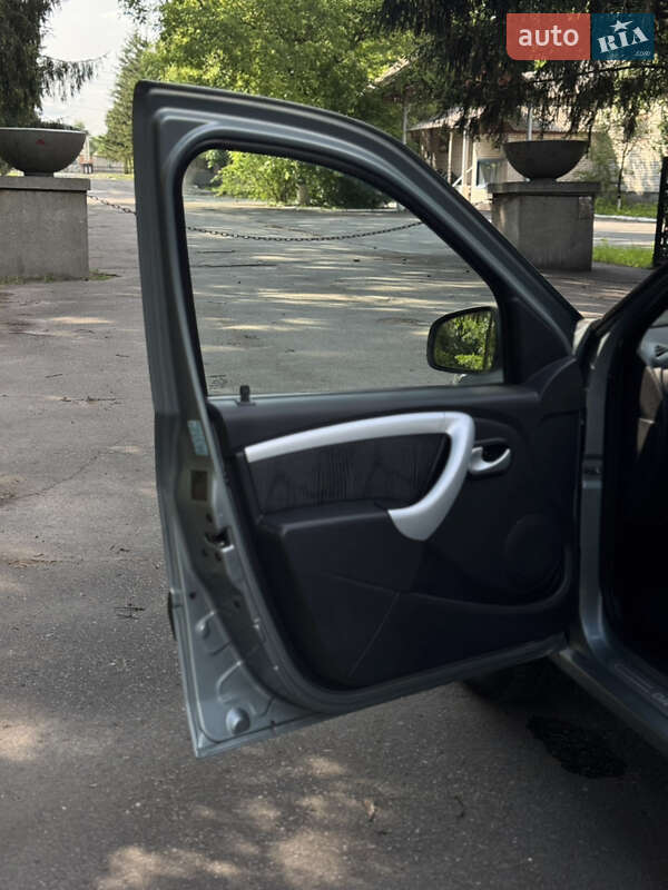 Универсал Dacia Logan MCV 2010 в Умани