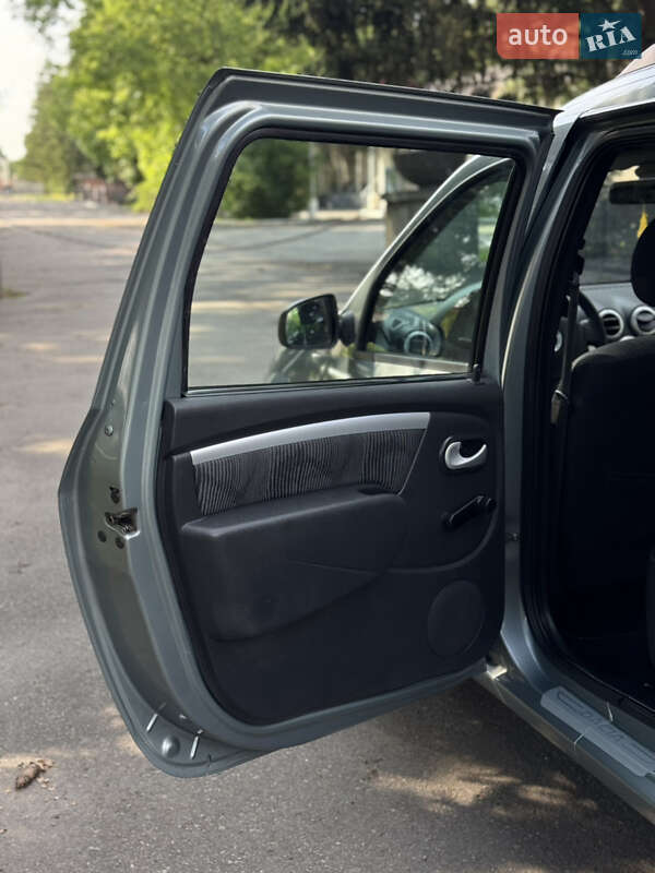 Универсал Dacia Logan MCV 2010 в Умани