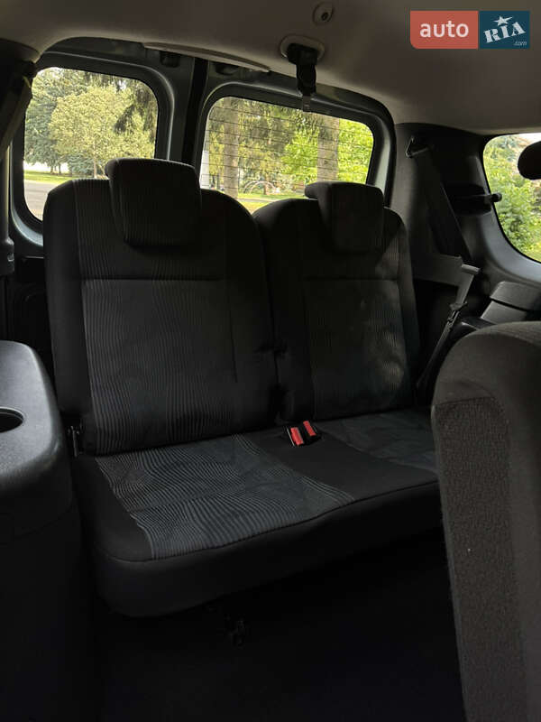 Универсал Dacia Logan MCV 2010 в Умани
