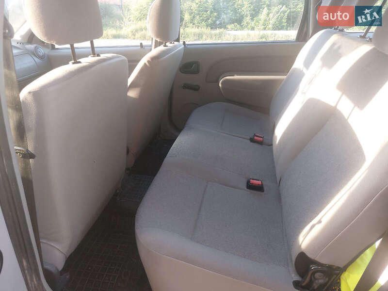 Универсал Dacia Logan MCV 2010 в Черновцах