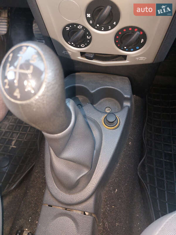 Универсал Dacia Logan MCV 2010 в Черновцах