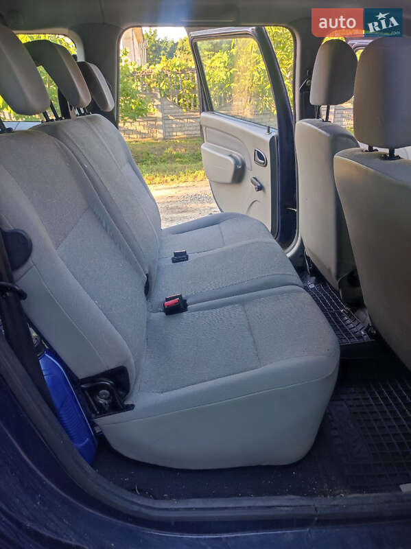 Универсал Dacia Logan MCV 2010 в Черновцах