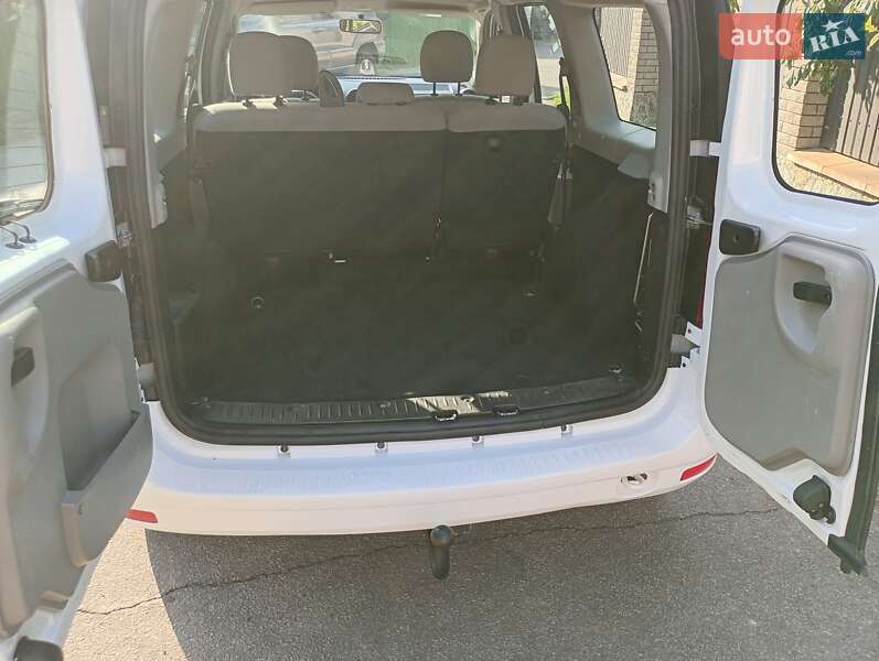 Универсал Dacia Logan MCV 2012 в Калиновке