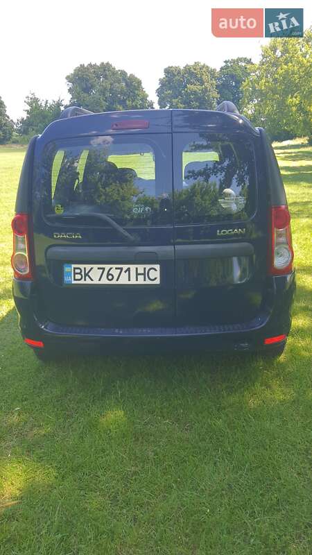 Універсал Dacia Logan MCV 2011 в Острозі