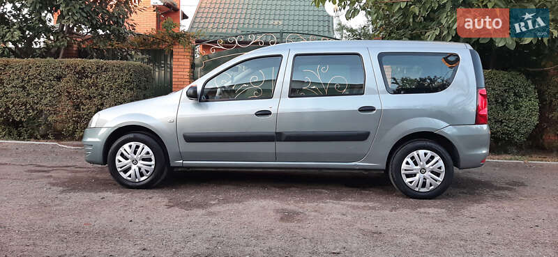 Универсал Dacia Logan MCV 2010 в Чернигове