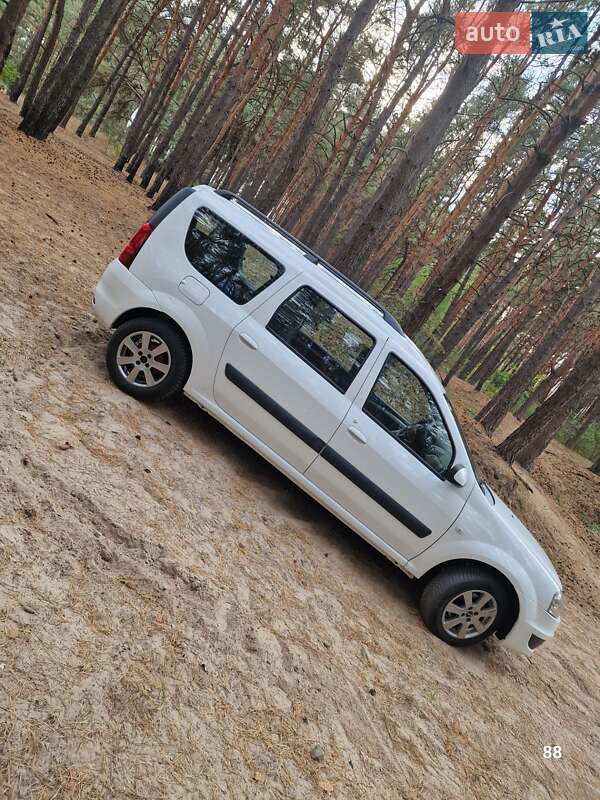 Универсал Dacia Logan MCV 2011 в Полтаве фото 11 Универсал Dacia Logan MCV 2011 в Полтаве