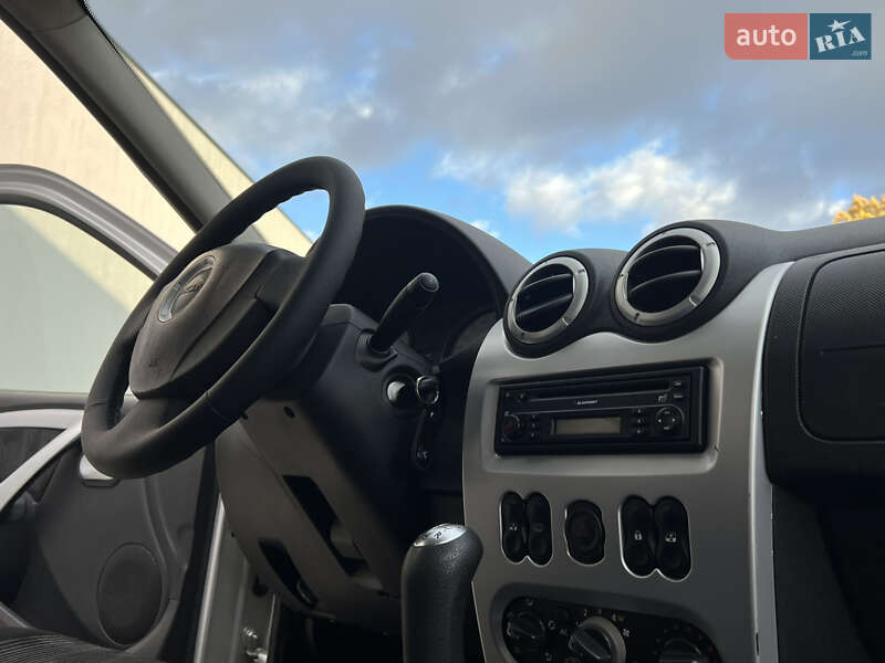 Універсал Dacia Logan MCV 2009 в Луцьку