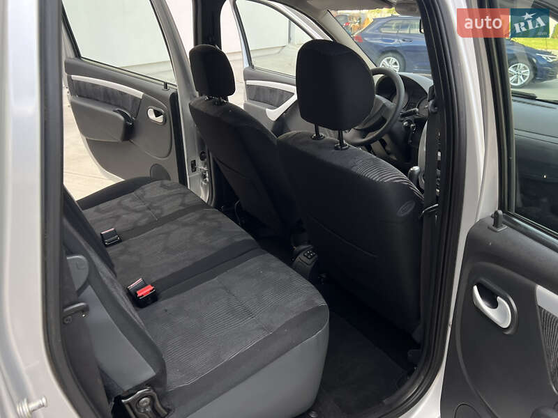 Універсал Dacia Logan MCV 2009 в Луцьку