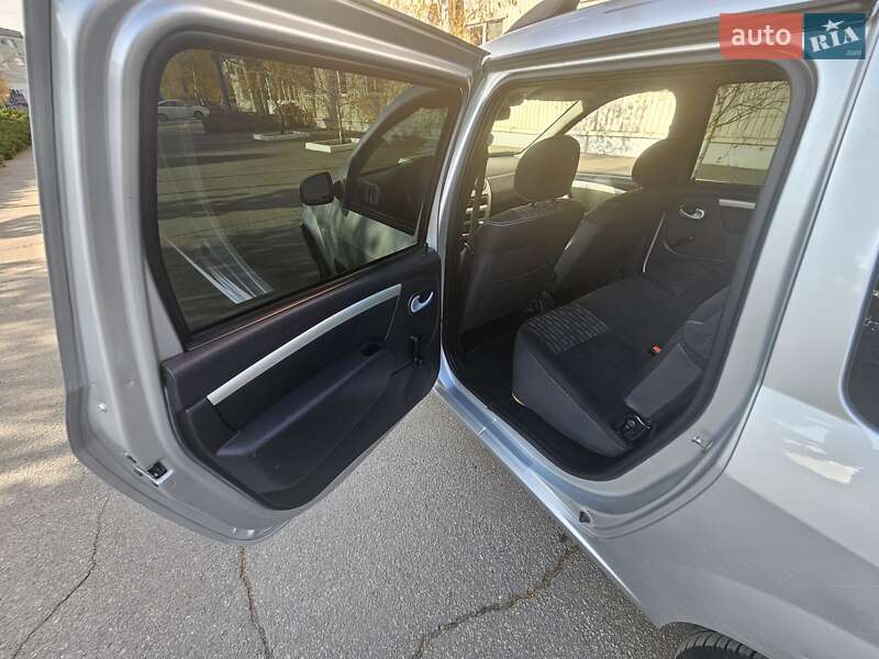 Универсал Dacia Logan MCV 2012 в Полтаве