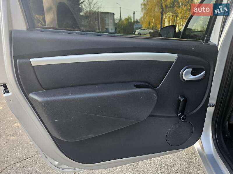 Универсал Dacia Logan MCV 2012 в Полтаве