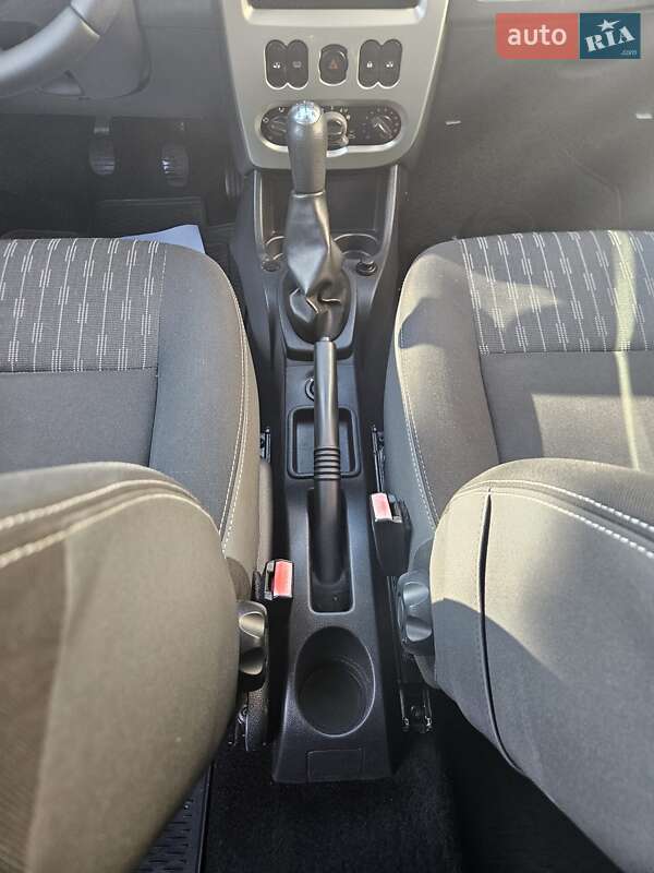 Универсал Dacia Logan MCV 2012 в Полтаве