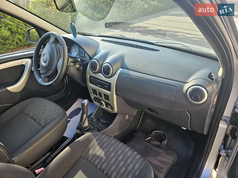 Универсал Dacia Logan MCV 2012 в Полтаве