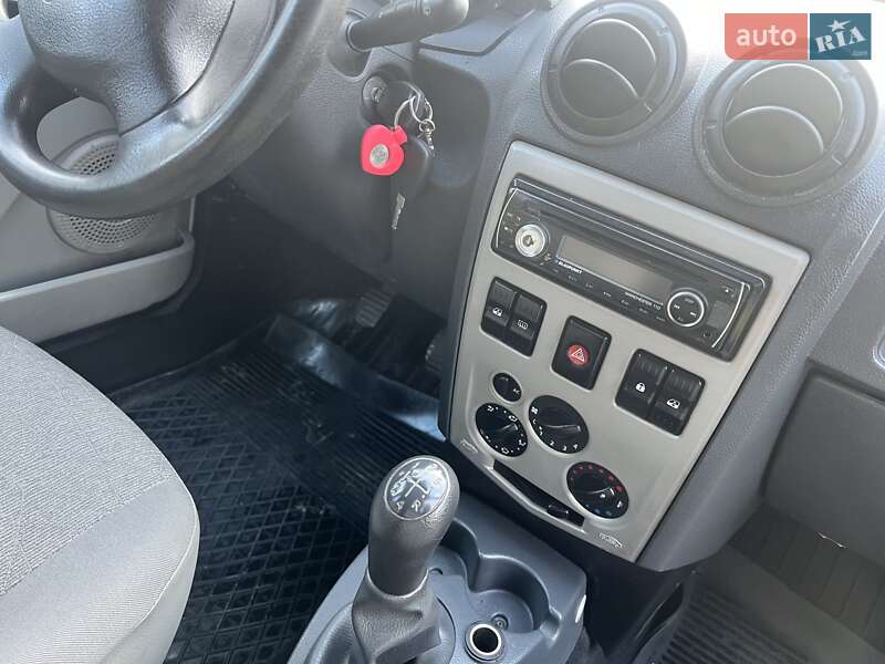 Универсал Dacia Logan MCV 2010 в Луцке