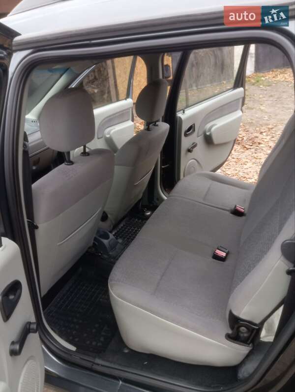 Универсал Dacia Logan MCV 2008 в Чернигове