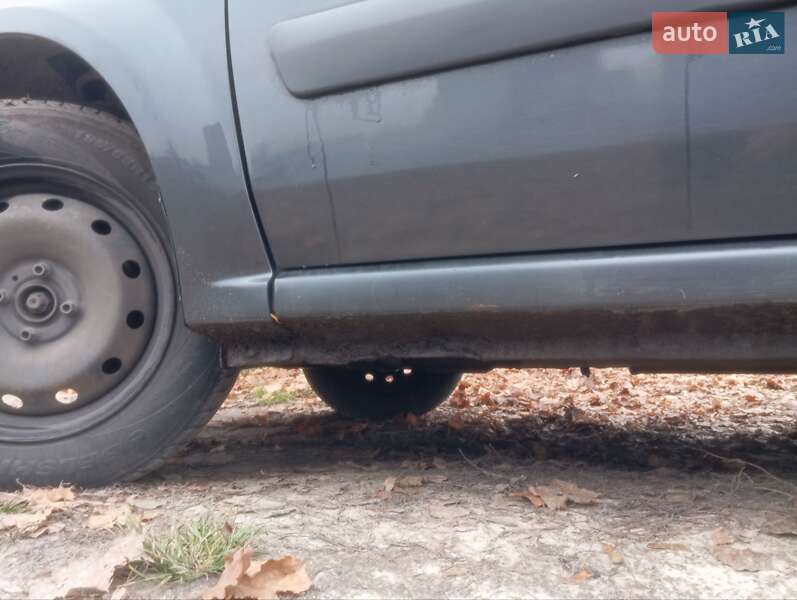 Универсал Dacia Logan MCV 2008 в Чернигове