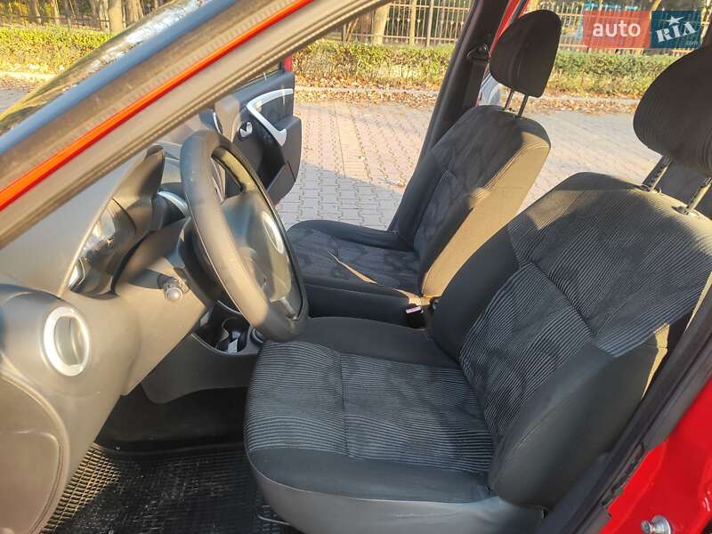 Універсал Dacia Logan MCV 2011 в Миргороді