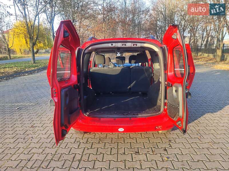 Універсал Dacia Logan MCV 2011 в Миргороді