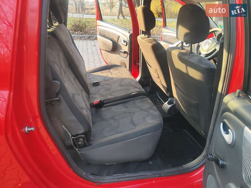 Універсал Dacia Logan MCV 2011 в Миргороді