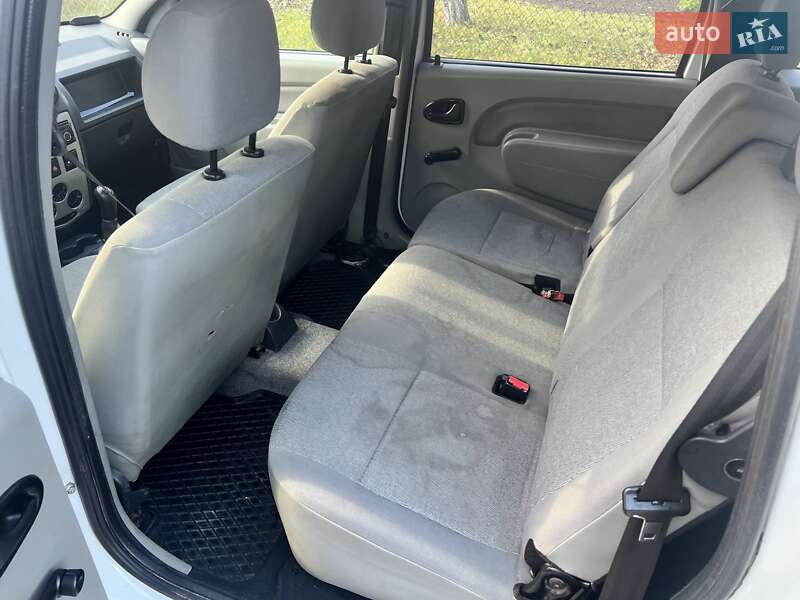 Универсал Dacia Logan MCV 2010 в Луцке