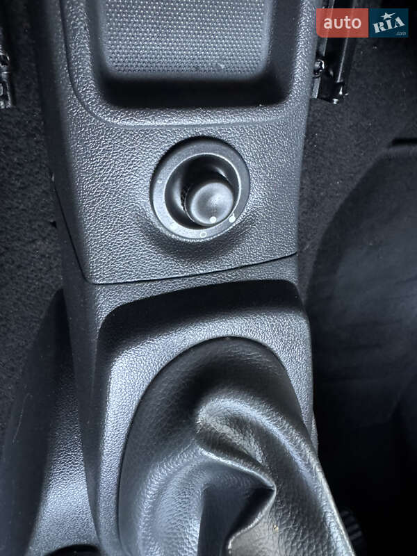 Универсал Dacia Logan MCV 2011 в Умани фото 25 Универсал Dacia Logan MCV 2011 в Умани