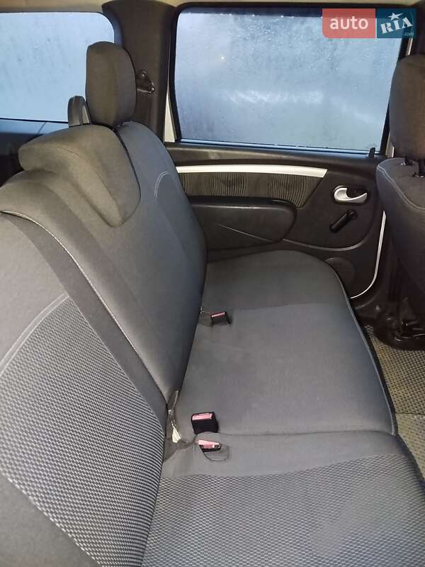 Универсал Dacia Logan MCV 2011 в Путивле