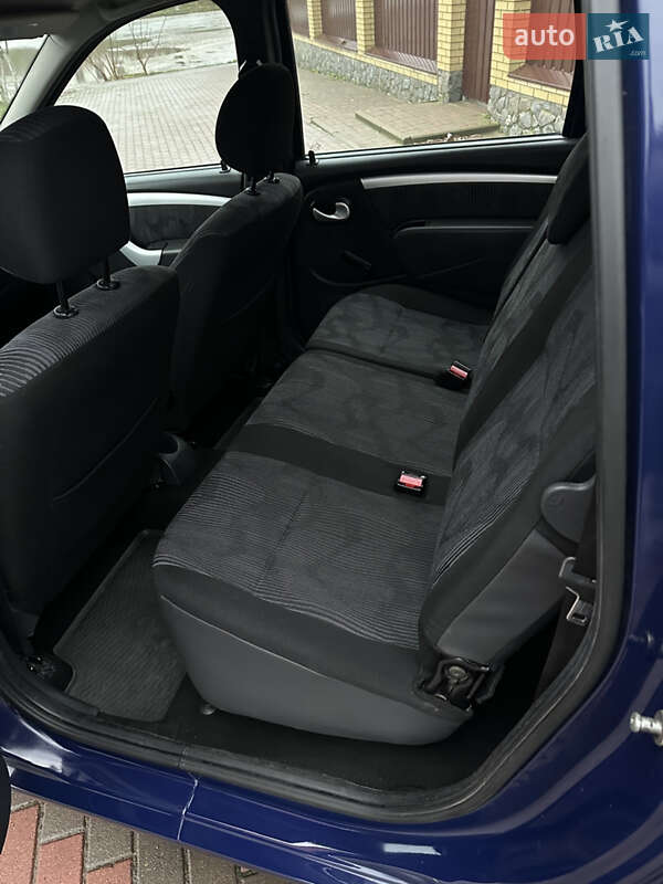 Універсал Dacia Logan MCV 2008 в Ромнах фото 32 Універсал Dacia Logan MCV 2008 в Ромнах