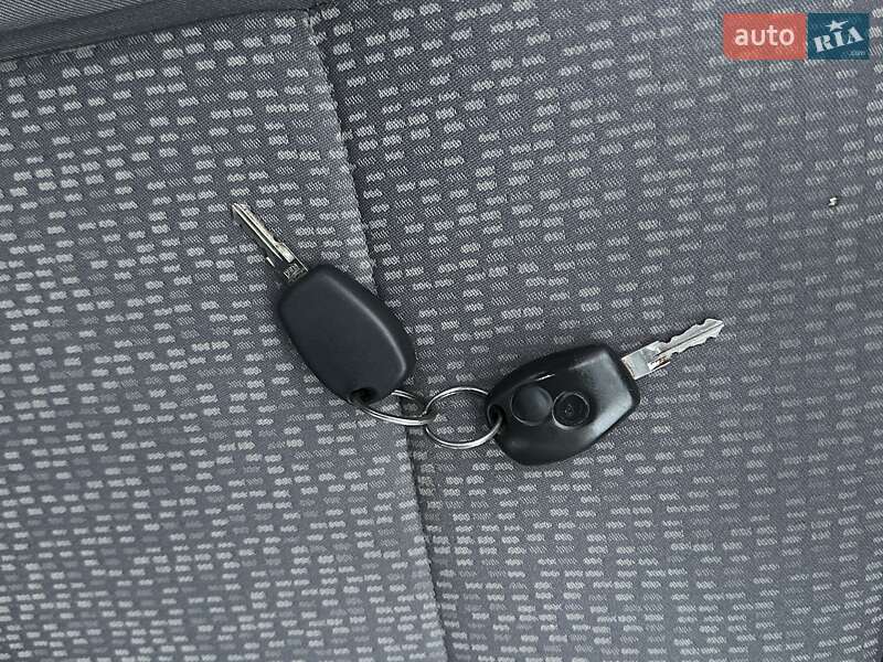 Універсал Dacia Logan MCV 2008 в Рівному