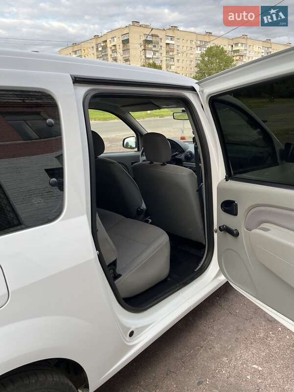 Универсал Dacia Logan MCV 2009 в Шостке