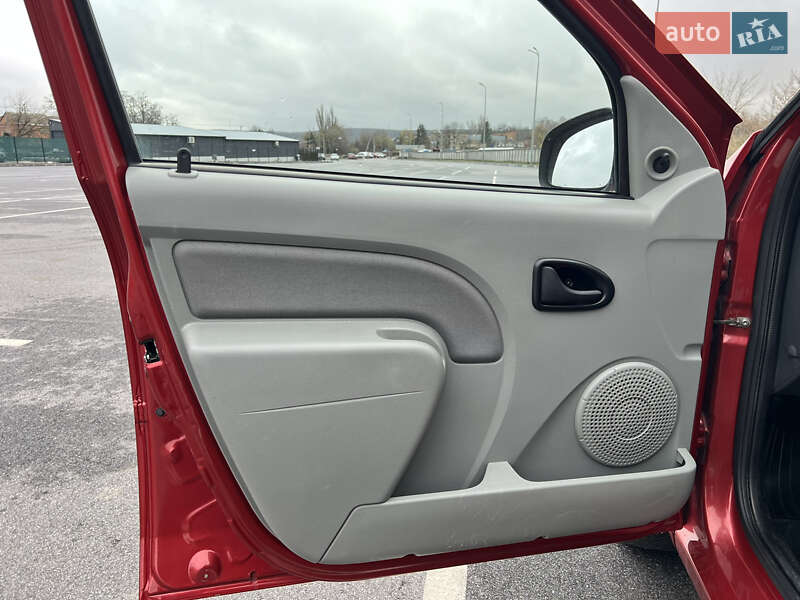 Універсал Dacia Logan MCV 2012 в Вінниці