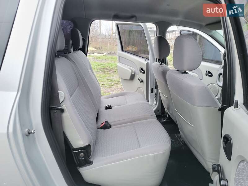 Універсал Dacia Logan MCV 2009 в Жовтих Водах фото 22 Універсал Dacia Logan MCV 2009 в Жовтих Водах