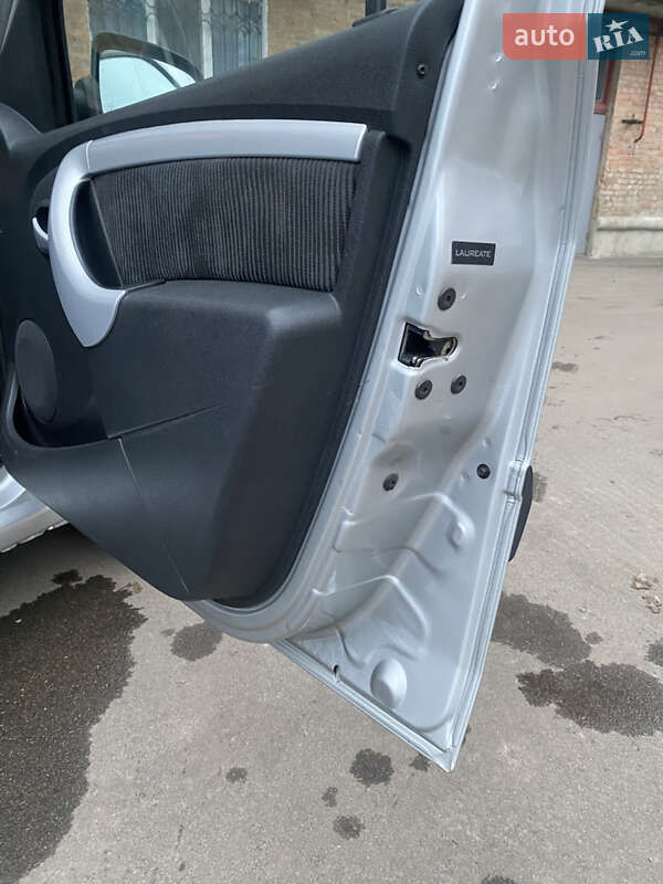 Универсал Dacia Logan MCV 2009 в Ромнах фото 20 Универсал Dacia Logan MCV 2009 в Ромнах