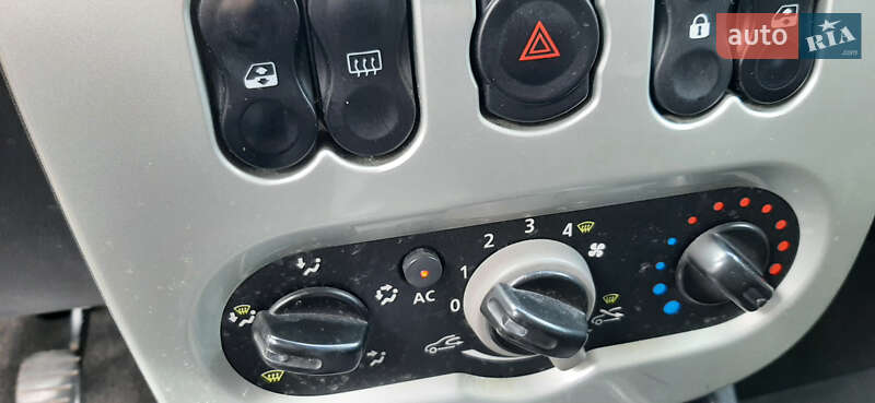 Универсал Dacia Logan MCV 2011 в Чернигове фото 39 Универсал Dacia Logan MCV 2011 в Чернигове