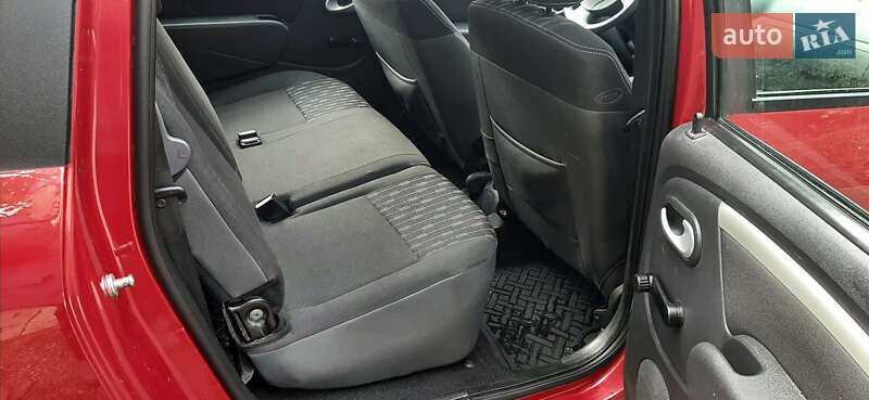 Универсал Dacia Logan MCV 2011 в Чернигове фото 66 Универсал Dacia Logan MCV 2011 в Чернигове