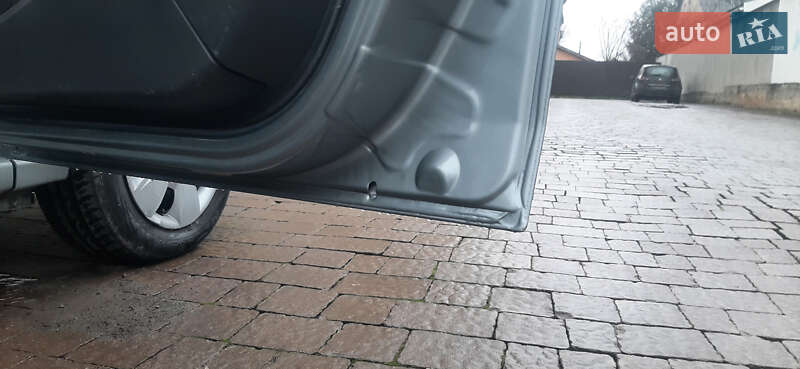 Универсал Dacia Logan MCV 2010 в Чернигове фото 27 Универсал Dacia Logan MCV 2010 в Чернигове