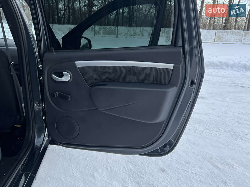 Универсал Dacia Logan MCV 2010 в Луцке фото 64 Универсал Dacia Logan MCV 2010 в Луцке