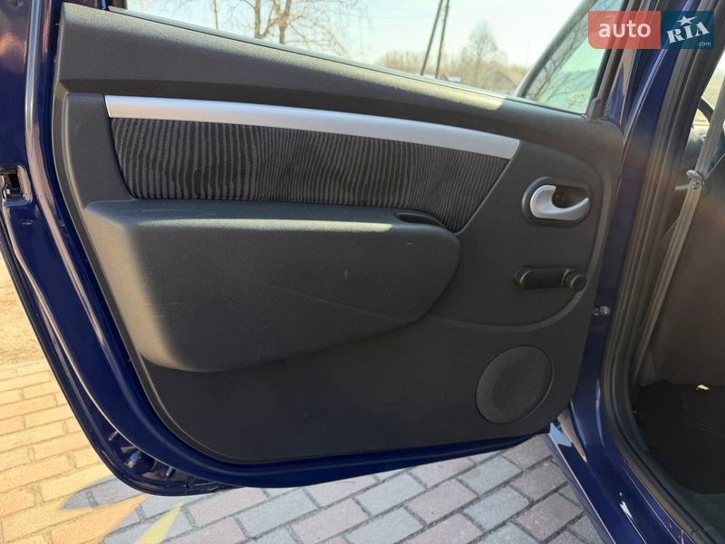 Универсал Dacia Logan MCV 2008 в Ромнах