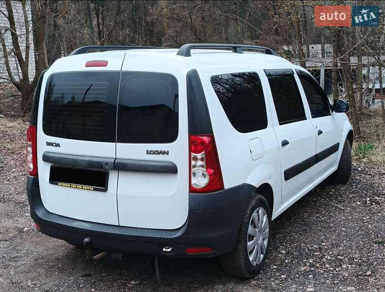 Универсал Dacia Logan MCV 2011 в Чернигове