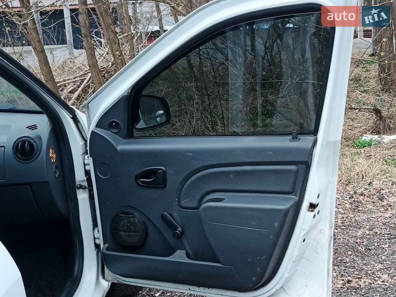 Универсал Dacia Logan MCV 2011 в Чернигове