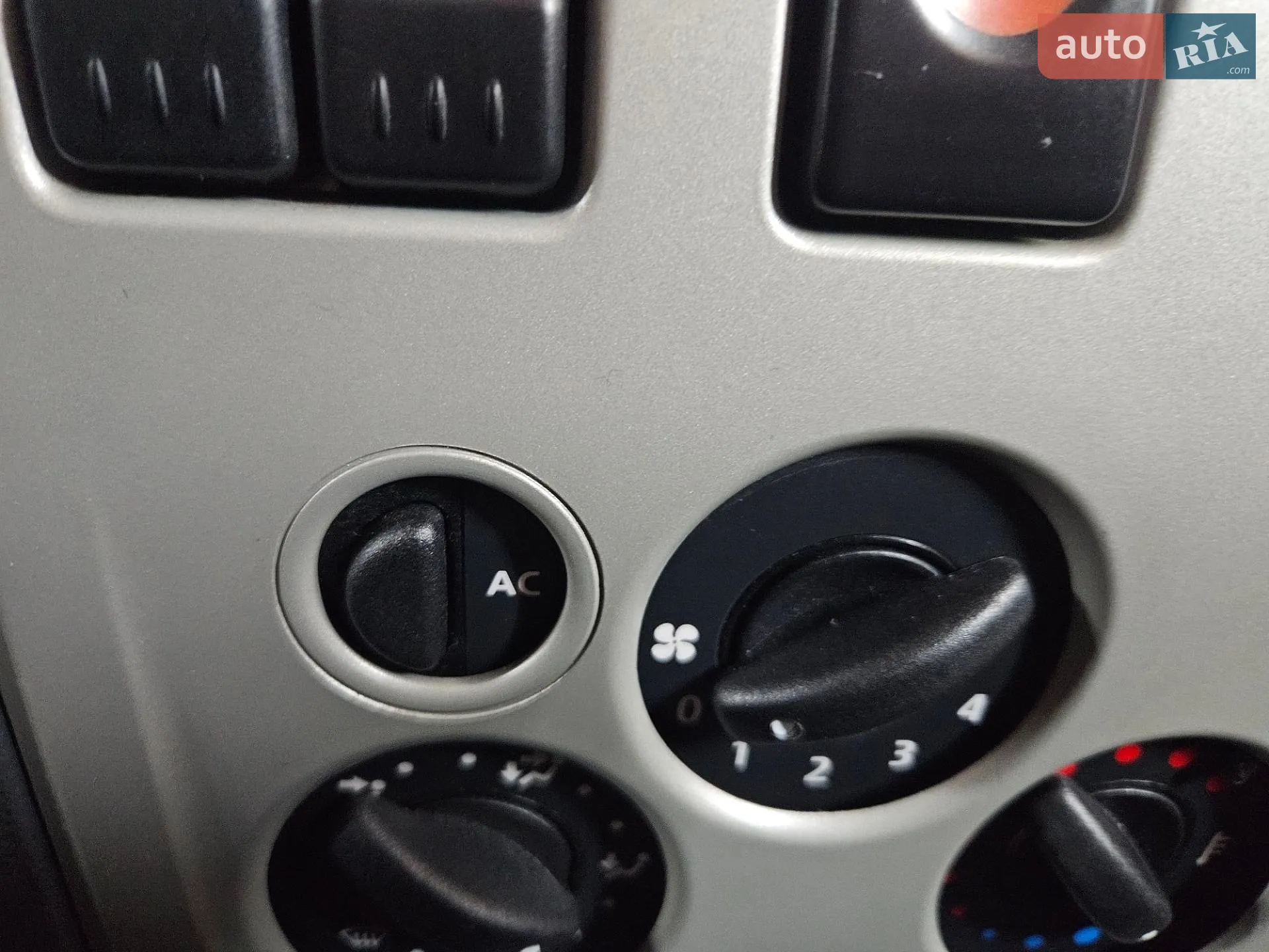 2010 Dacia Logan - мініатюра 4