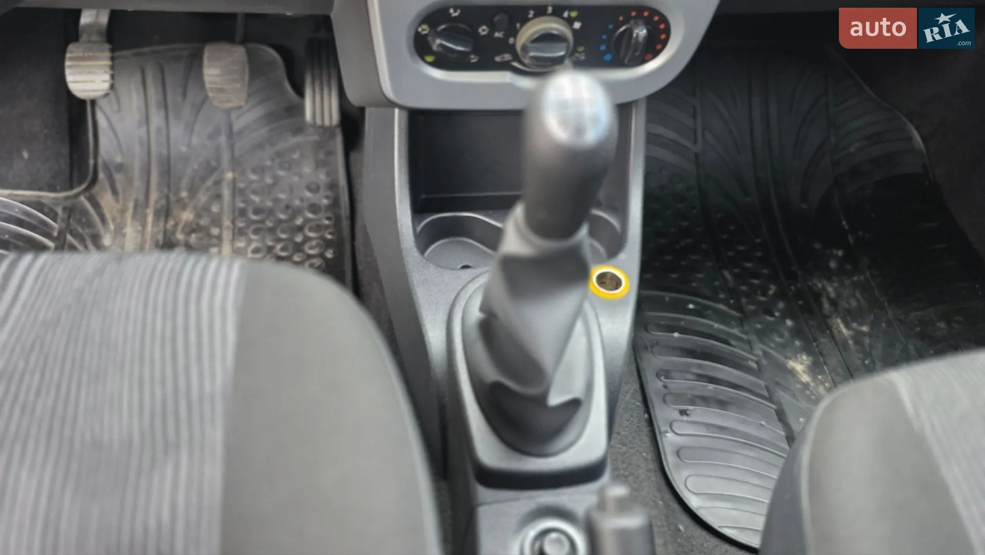 2010 Dacia Logan - мініатюра 25