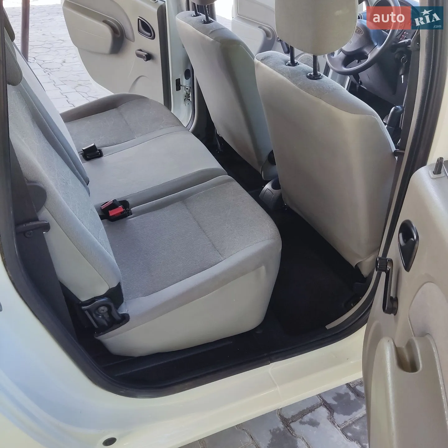 2011 Dacia Logan - мініатюра 14