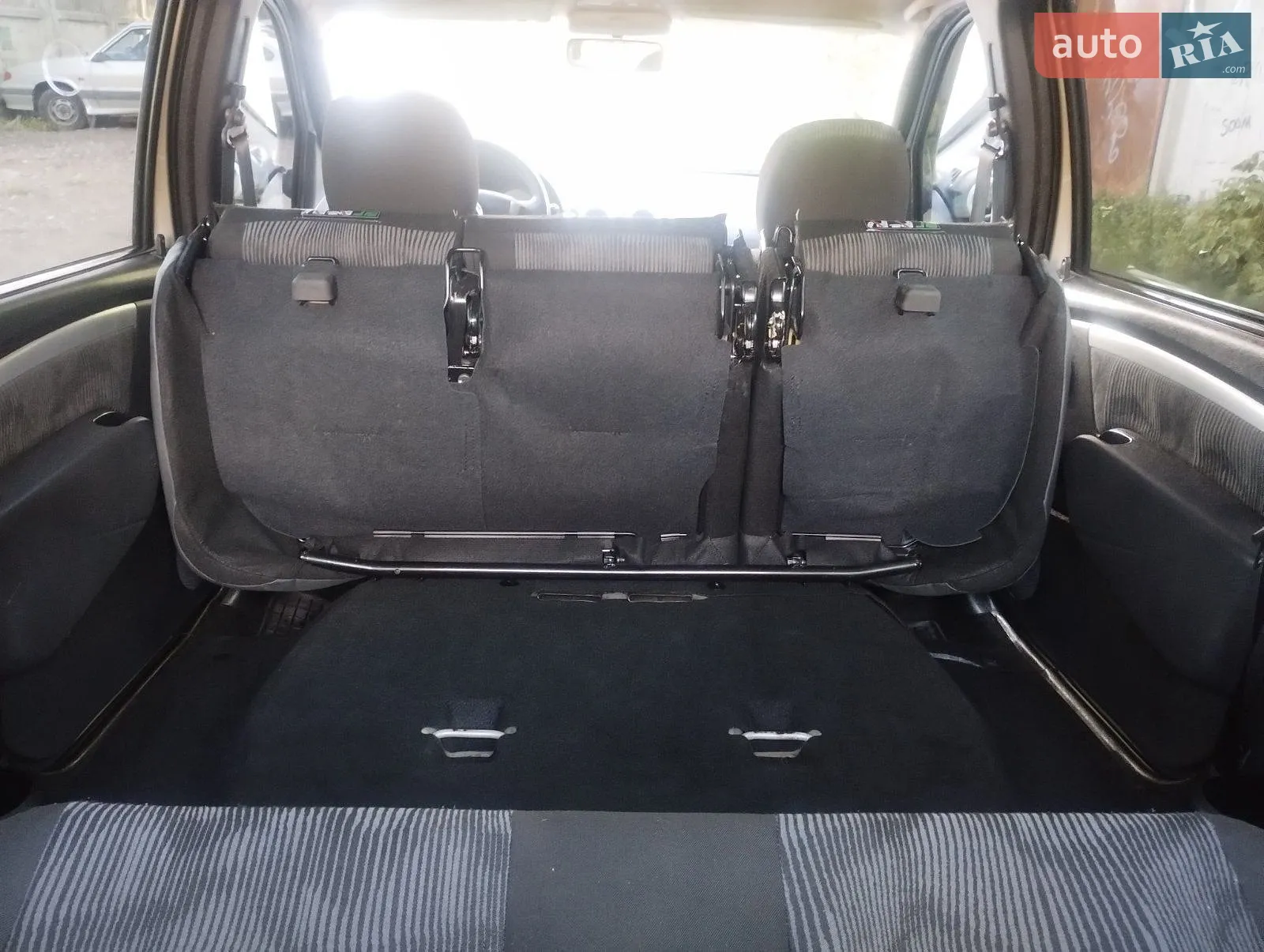 2011 Dacia Logan - мініатюра 32