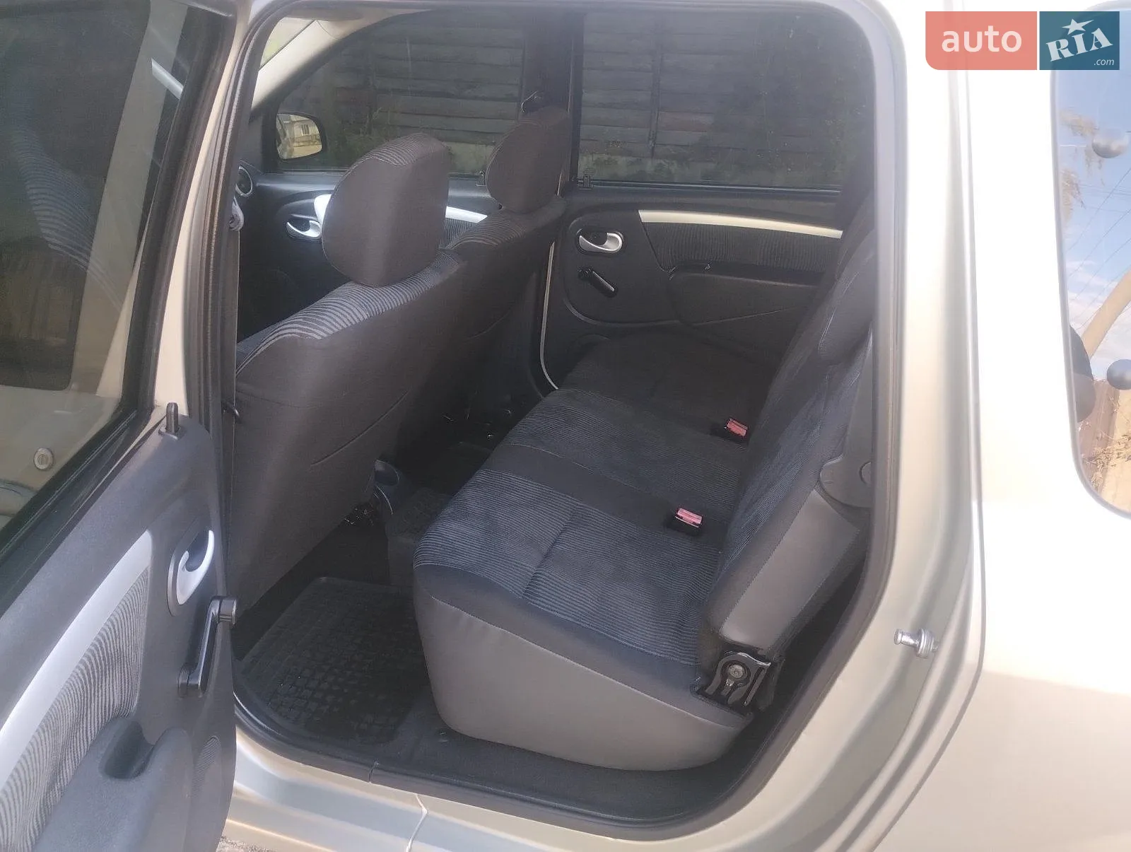 2011 Dacia Logan - мініатюра 42