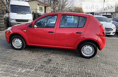 Хетчбек Dacia Logan 2010 в 